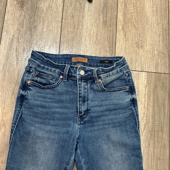 Judy Blue‎ Womens Jeans Size 7/28 Flare Crop Frayed Hem Medium Wash Denim Casual - Picture 3 of 9